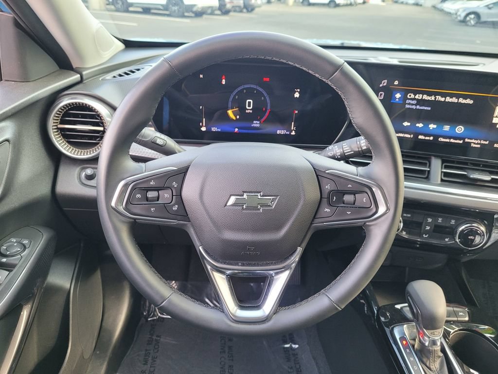 Used 2025 Chevrolet Trax ACTIV w/ Driver Confidence Package FWD image 17