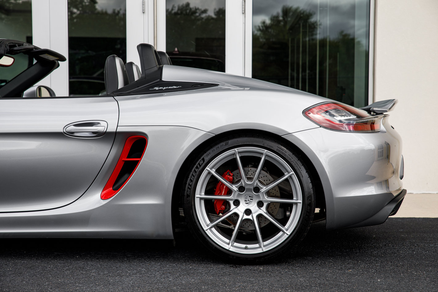 Used 2016 Porsche Boxster Spyder RWD image 12