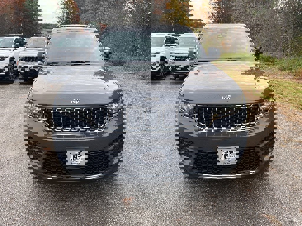 New 2025 Jeep Grand Cherokee Laredo X image 2