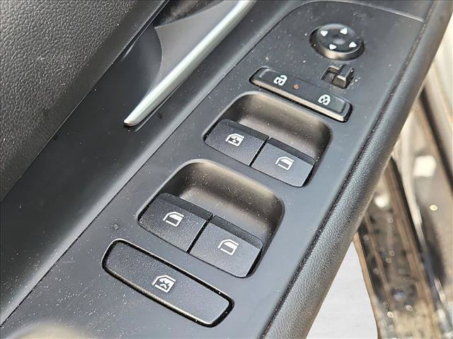 Used 2024 Hyundai Elantra SEL w/ Convenience Package FWD image 11