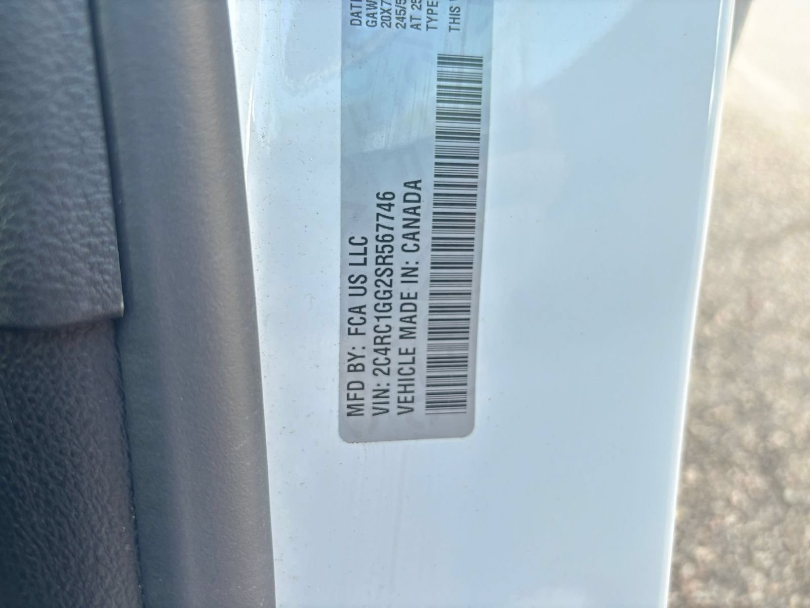 Used 2025 Chrysler Pacifica Limited FWD image 33