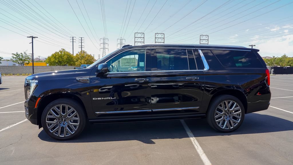 New 2026 GMC Yukon XL Denali Ultimate AWD/4WD image 8