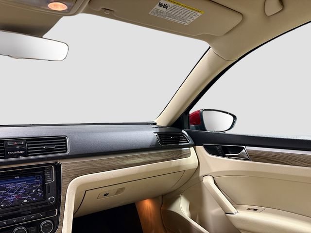 Used 2018 Volkswagen Passat 2.0T SEL Premium image 26