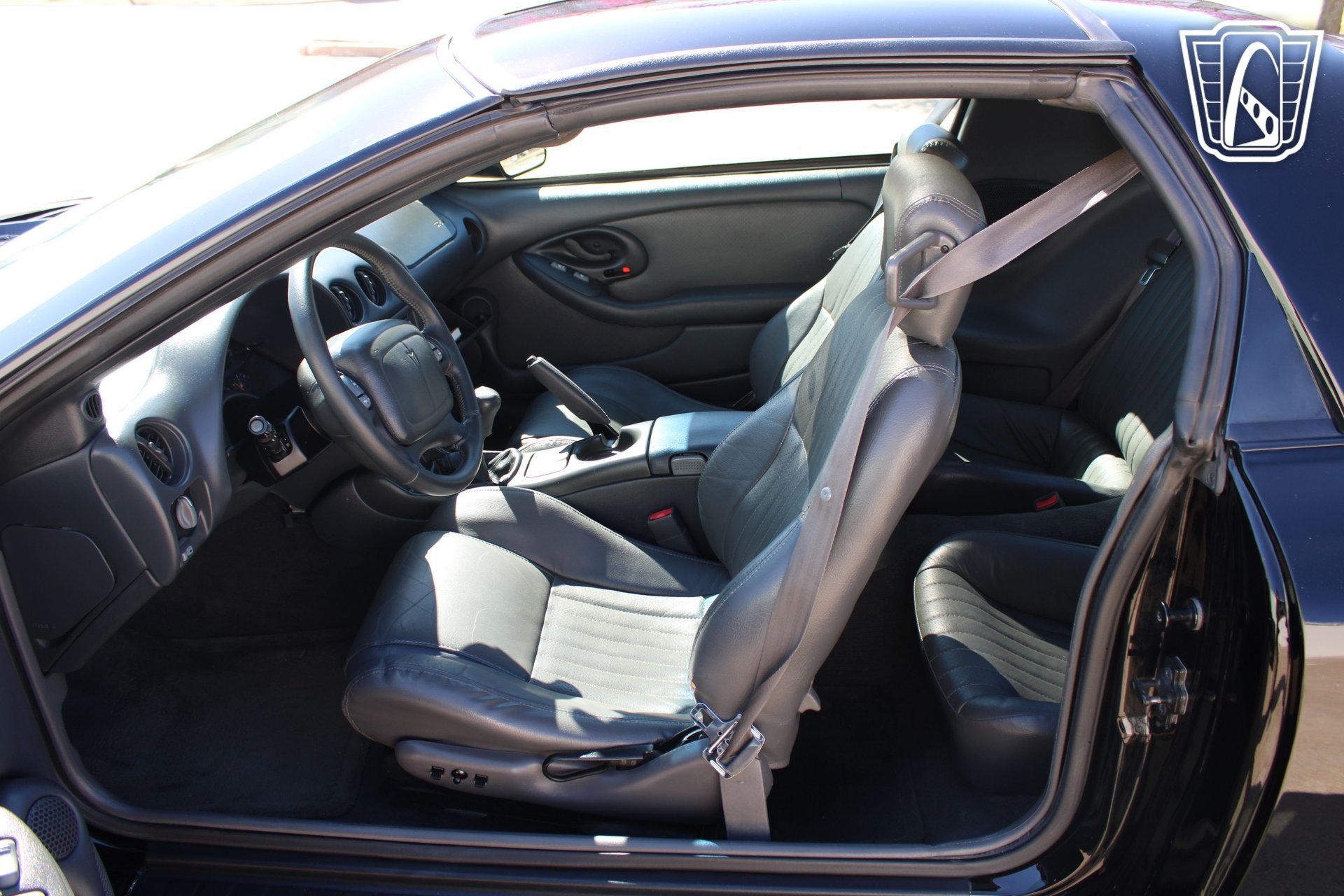 Used 1999 Pontiac Firebird Formula w/ Security Pkg RWD image 11
