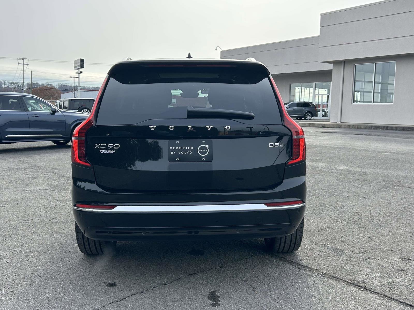 Certified 2025 Volvo XC90 B5 Plus image 4