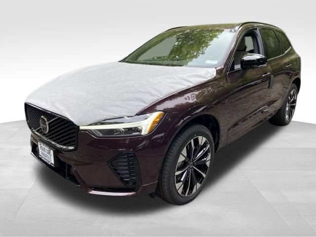 New 2026 Volvo XC60 T8 Plus w/ Climate Package AWD/4WD image 3