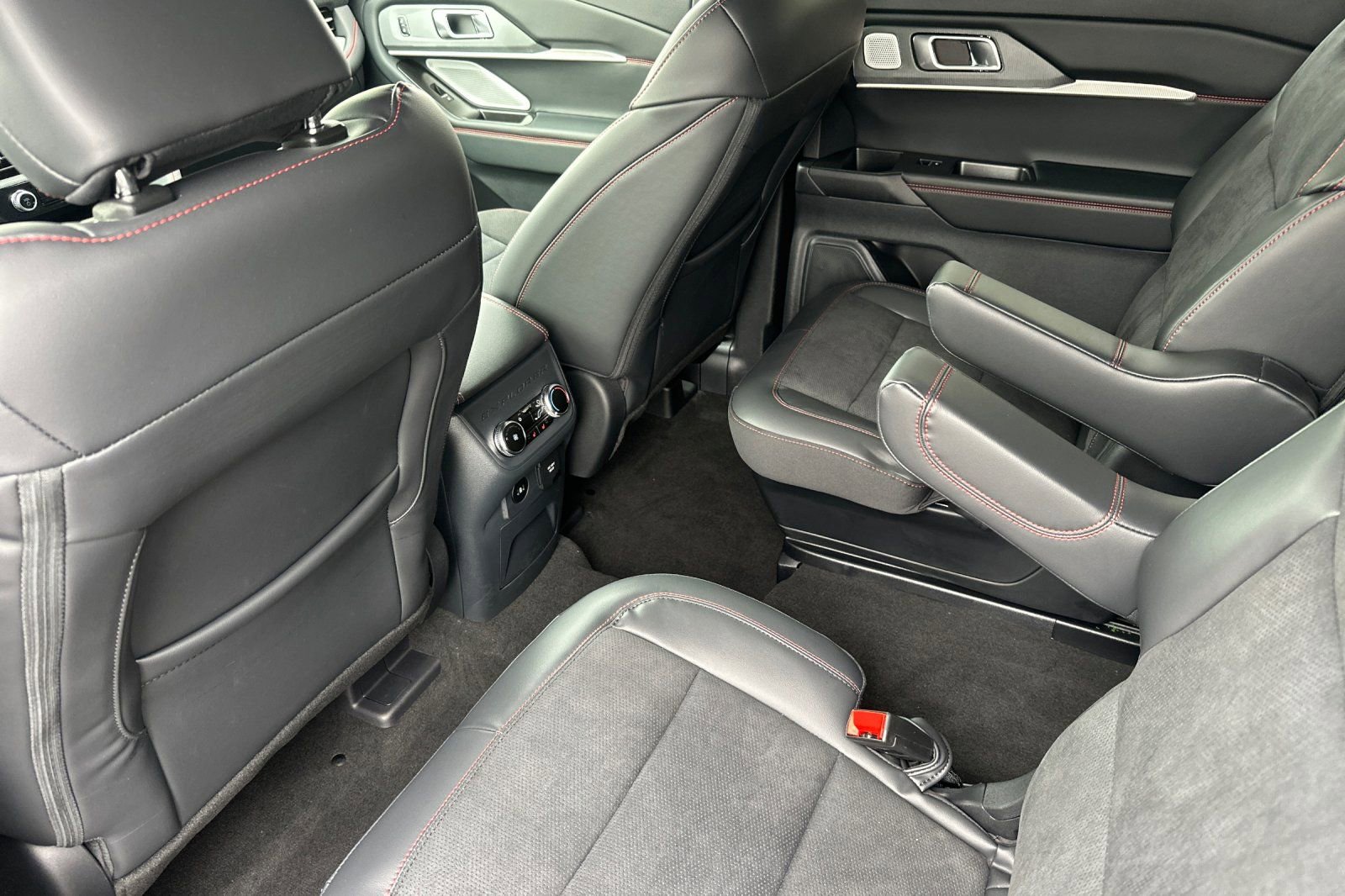 New 2026 Ford Explorer ST w/ Sun And Sound Package image 11