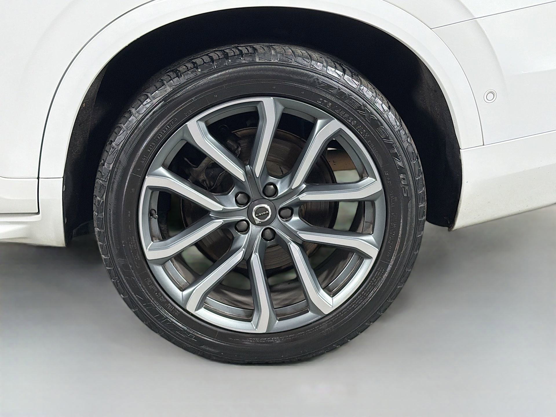 Used 2017 Volvo XC90 T6 Inscription w/ Vision Package image 33