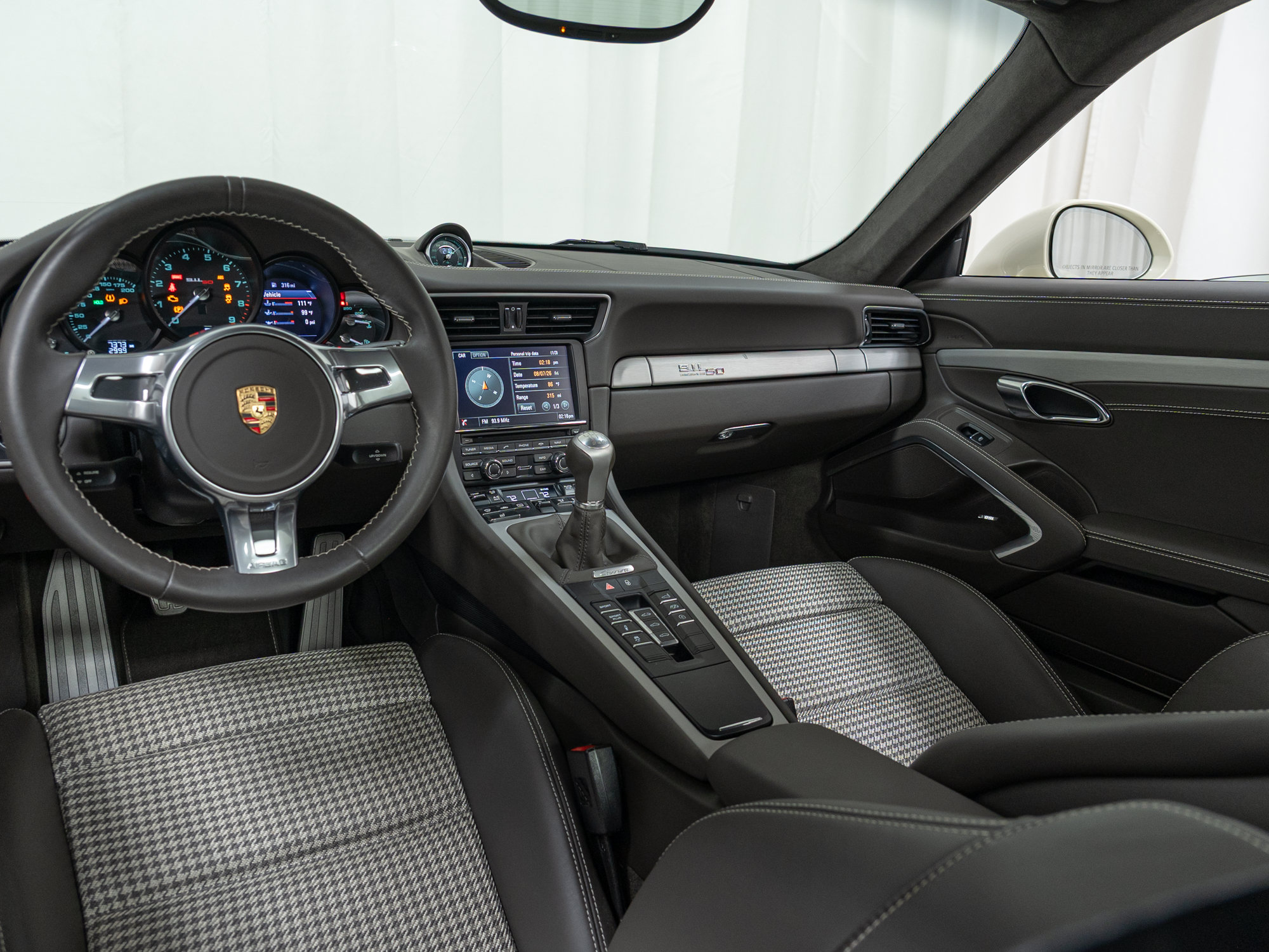 Certified 2014 Porsche 911 50th Anniversary Edition RWD image 27