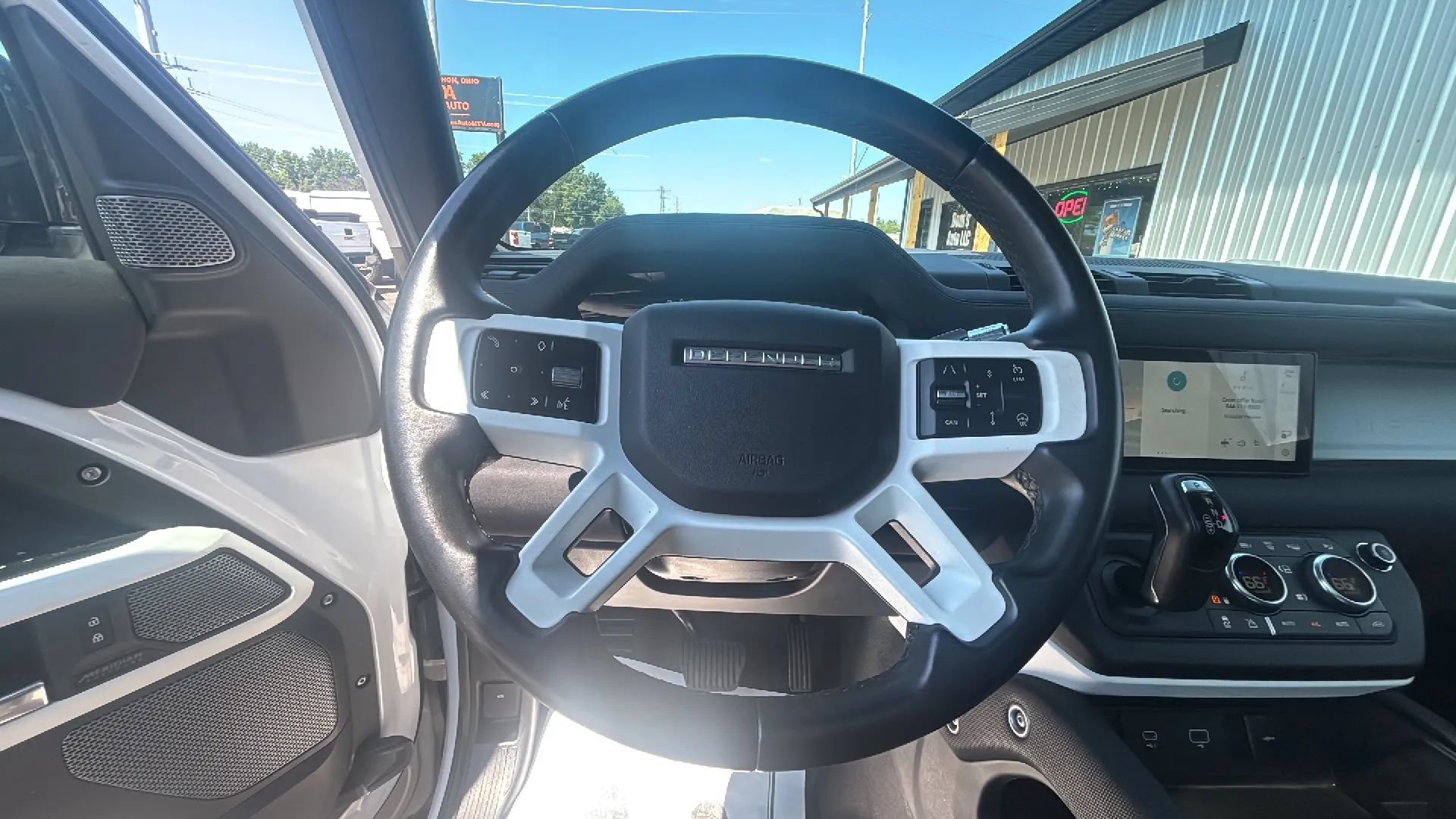 Used 2022 Land Rover Defender 110 X-Dynamic SE AWD/4WD image 22