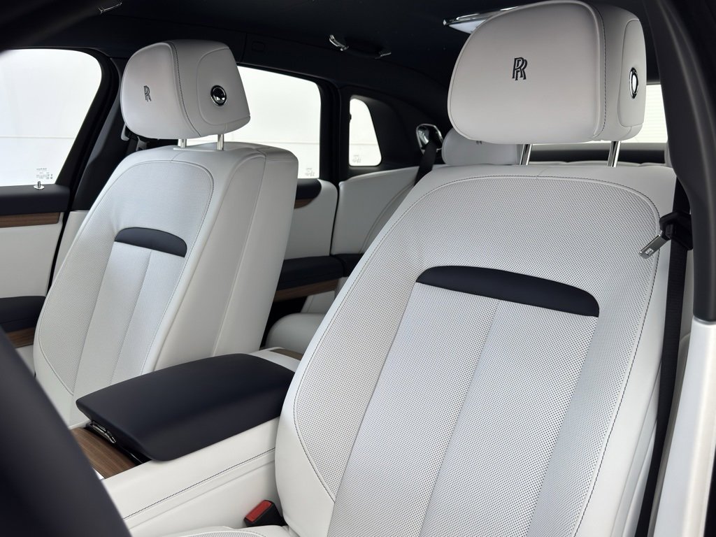 New 2025 Rolls-Royce Ghost image 6