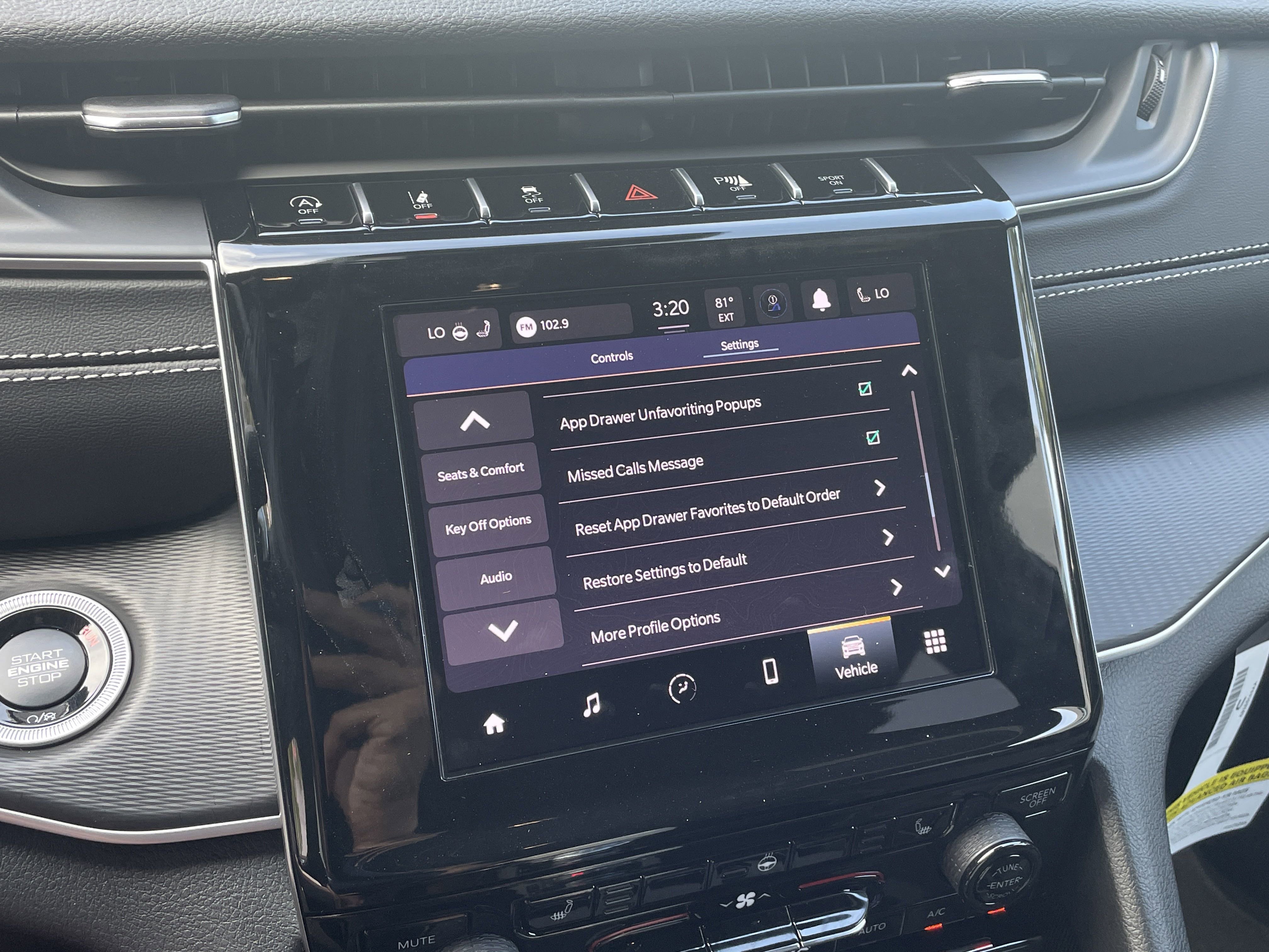 New 2025 Jeep Grand Cherokee Altitude image 27