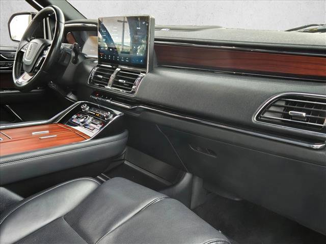 Used 2023 Lincoln Navigator Reserve image 24