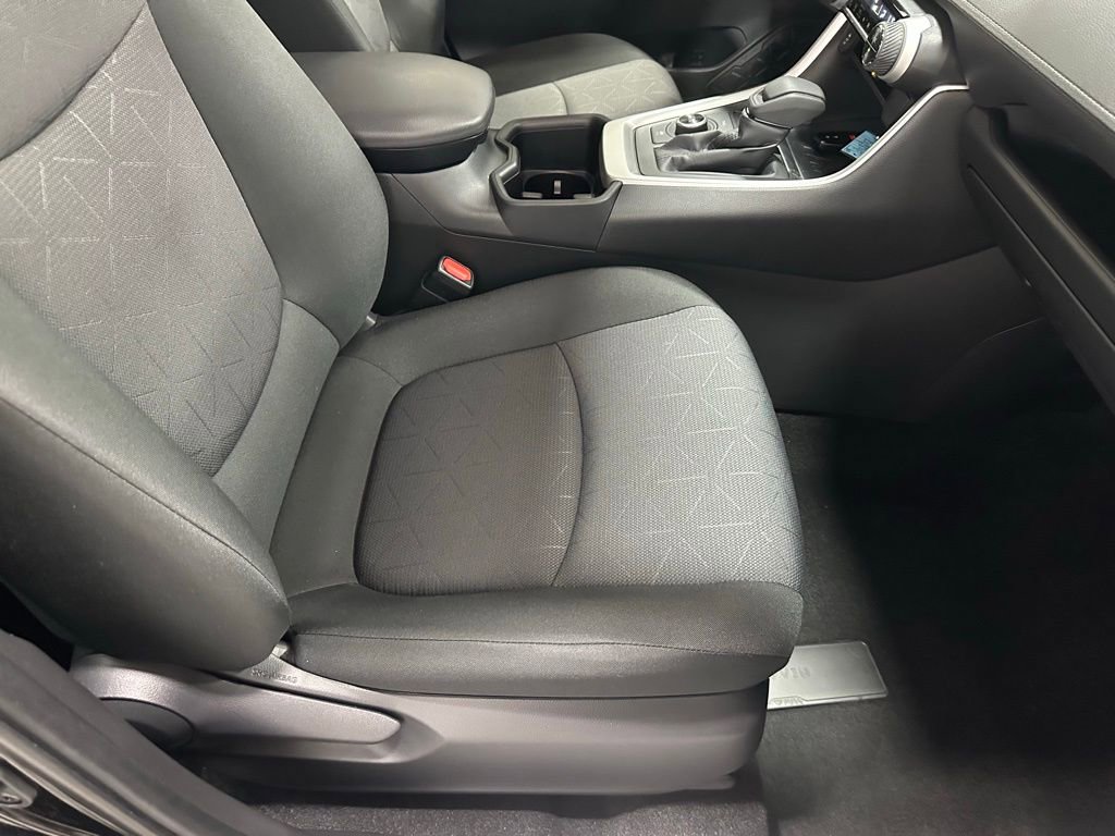 Used 2025 Toyota RAV4 XLE image 47