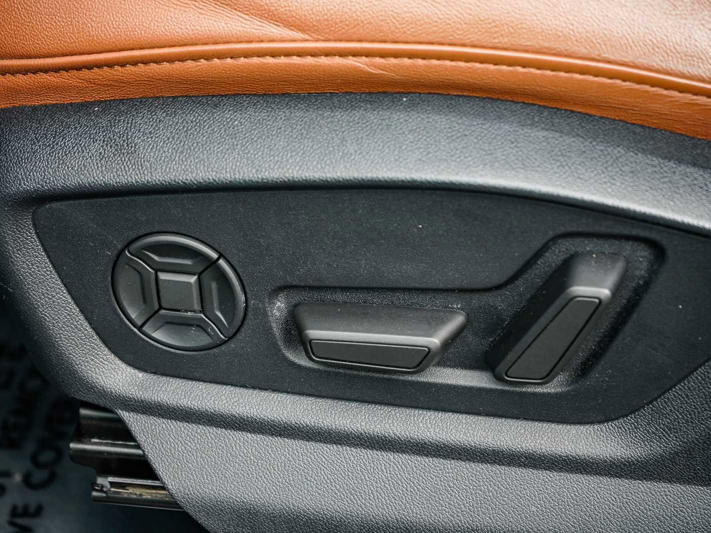 Used 2023 Audi Q8 Premium w/ Convenience Package image 20