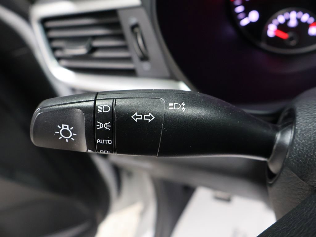 Used 2020 Kia Optima LX image 34