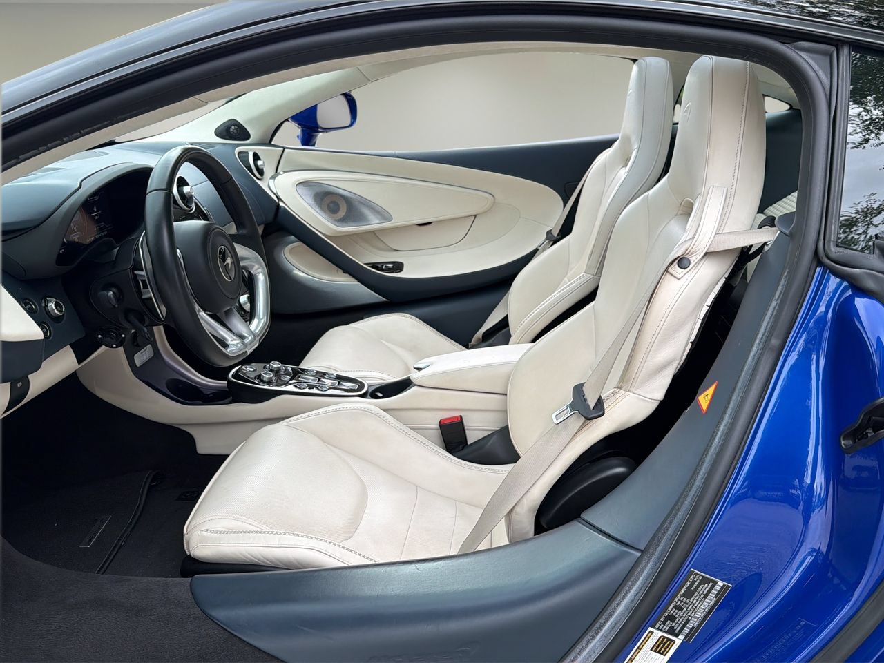 Used 2023 McLaren GT RWD image 10