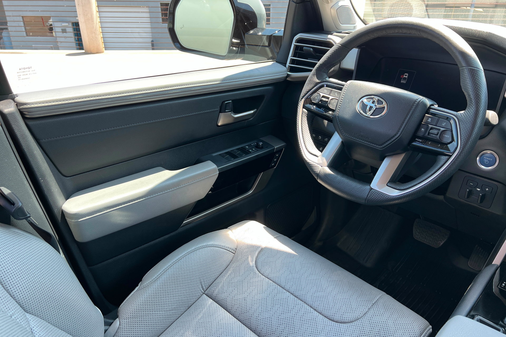 Used 2024 Toyota Tundra Limited AWD/4WD image 12