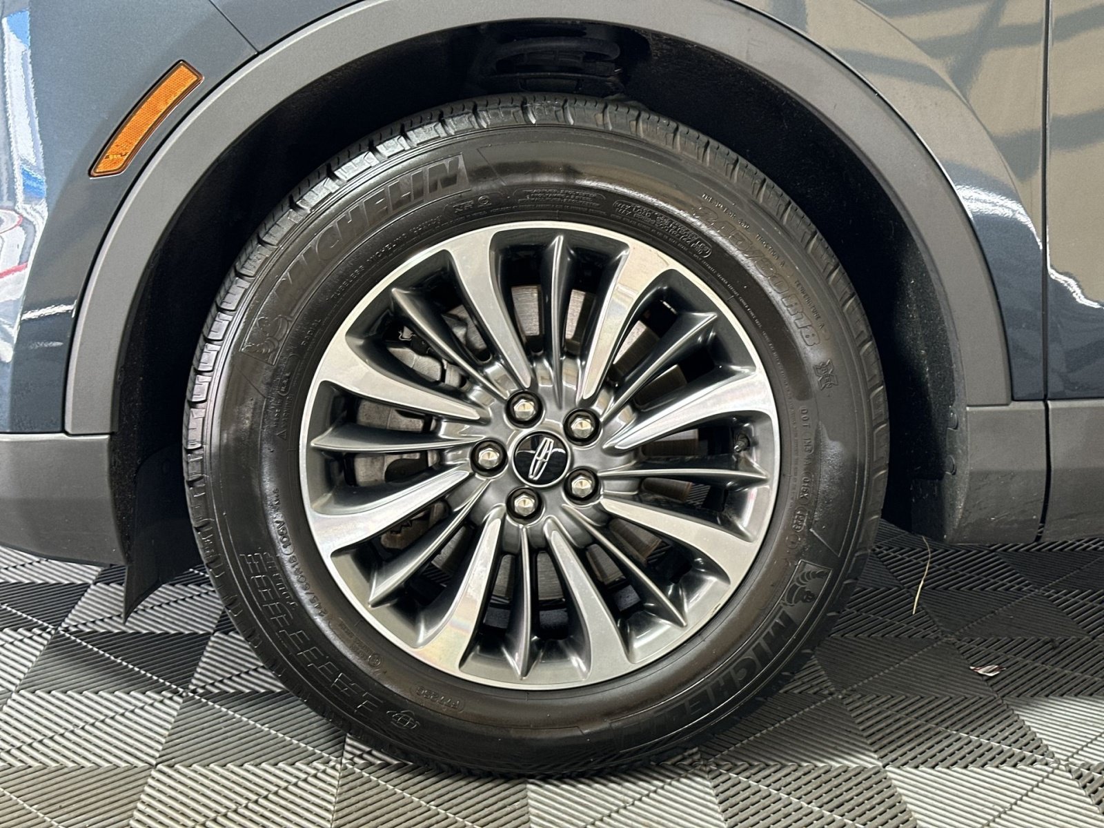 Used 2023 Lincoln Nautilus AWD w/ Premium Package image 12