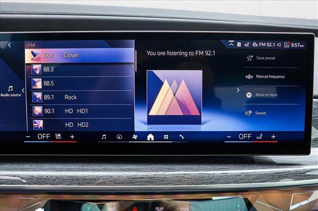 New 2025 BMW i7 eDrive50 w/ Premium Package image 15