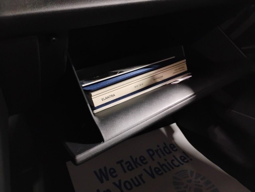Used 2025 Hyundai Elantra Sport image 38