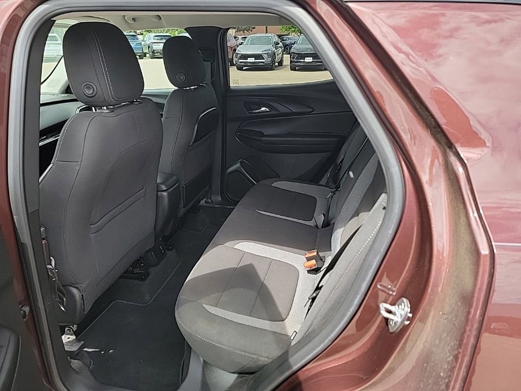Used 2022 Chevrolet TrailBlazer LT w/ Convenience Package FWD image 18