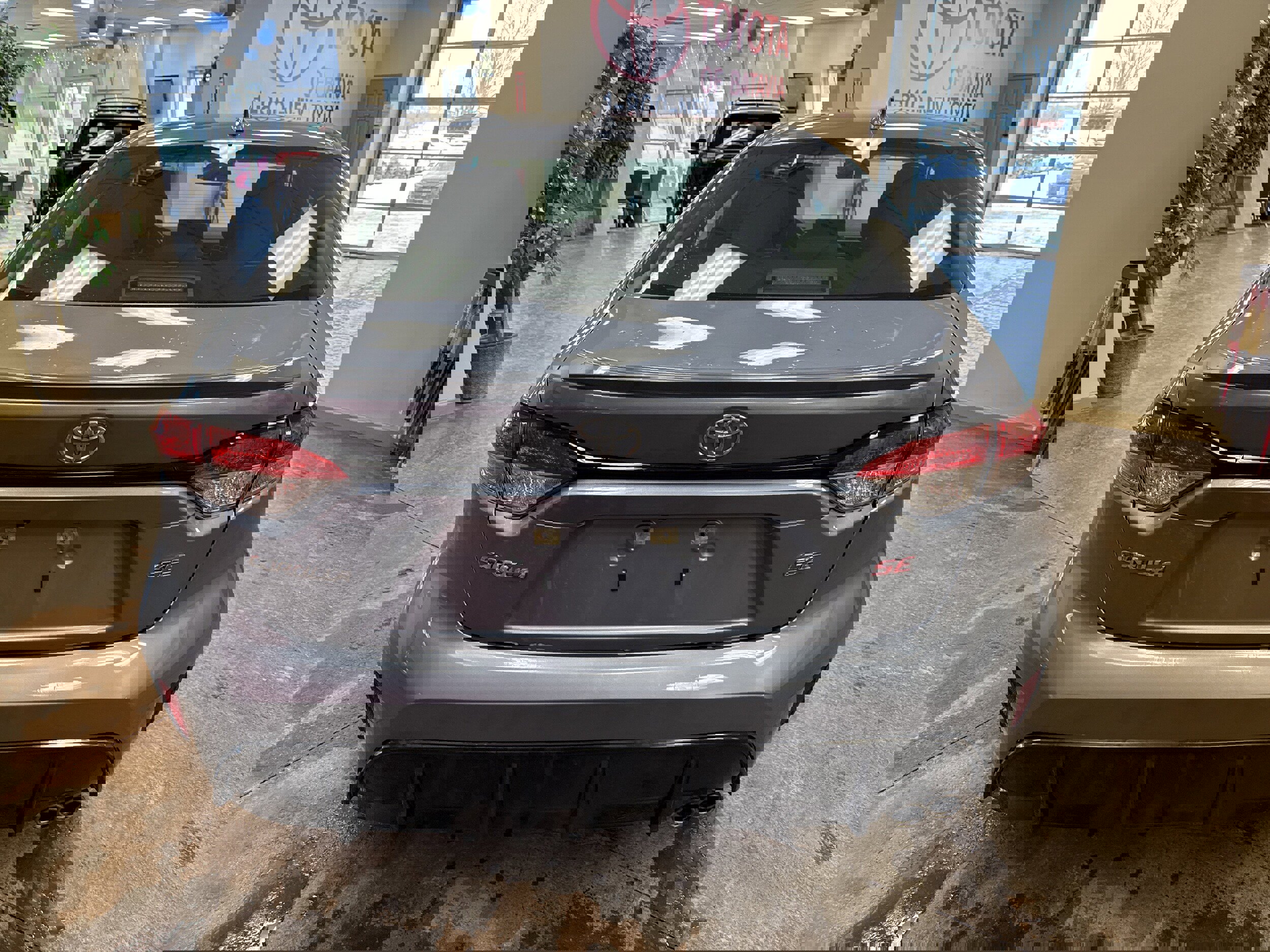 Used 2023 Toyota Corolla SE w/ Carpet Mat Package (TMS) image 8