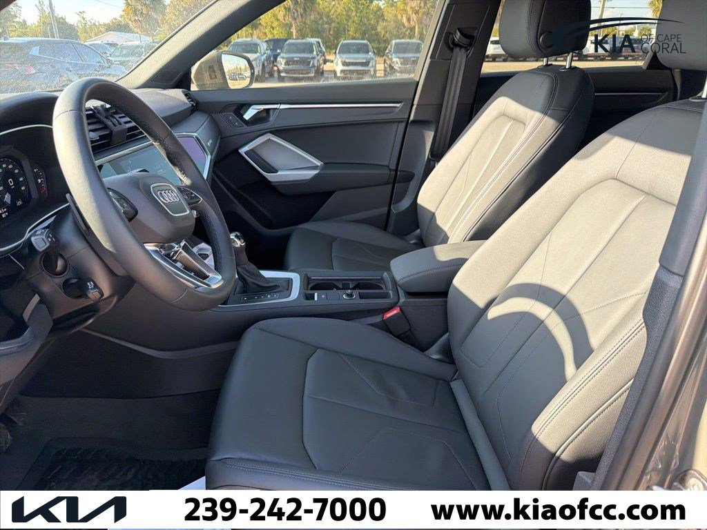 Used 2022 Audi Q3 2.0T Premium w/ Convenience Package image 4