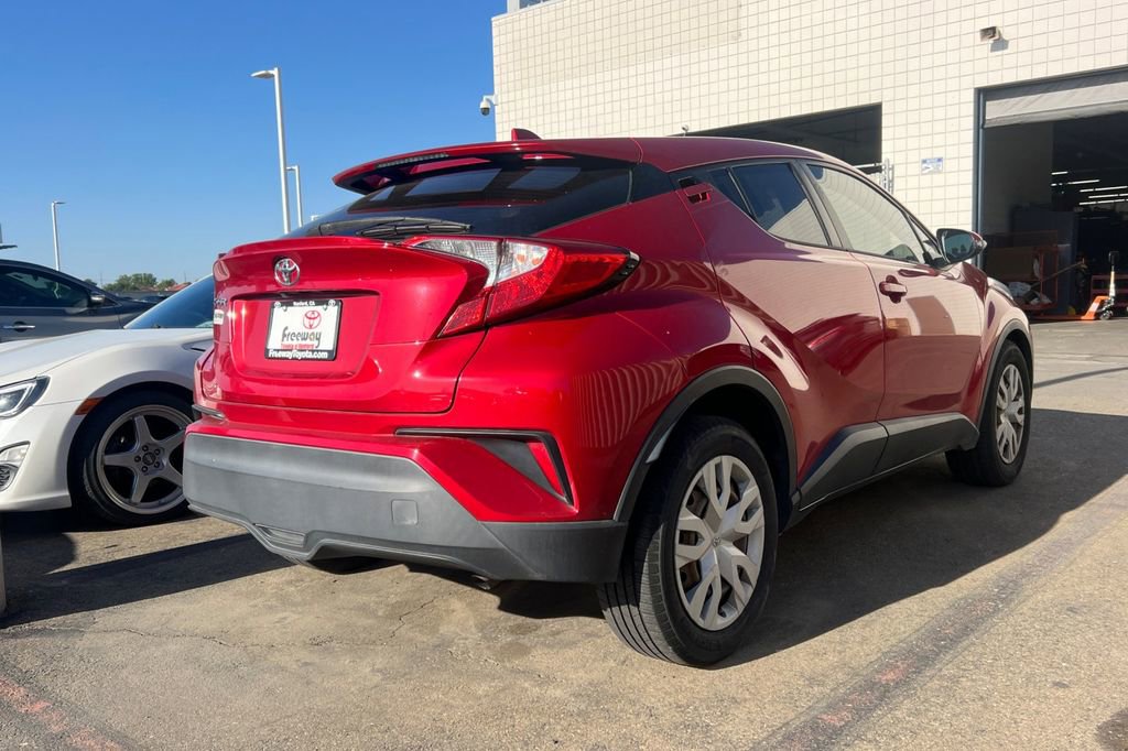 Used 2020 Toyota C-HR LE FWD image 6