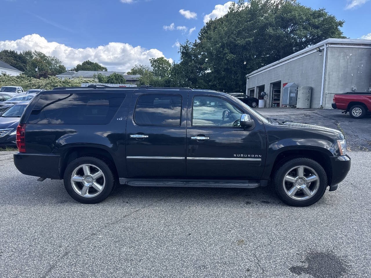Used 2013 Chevrolet Suburban LTZ AWD/4WD image 9