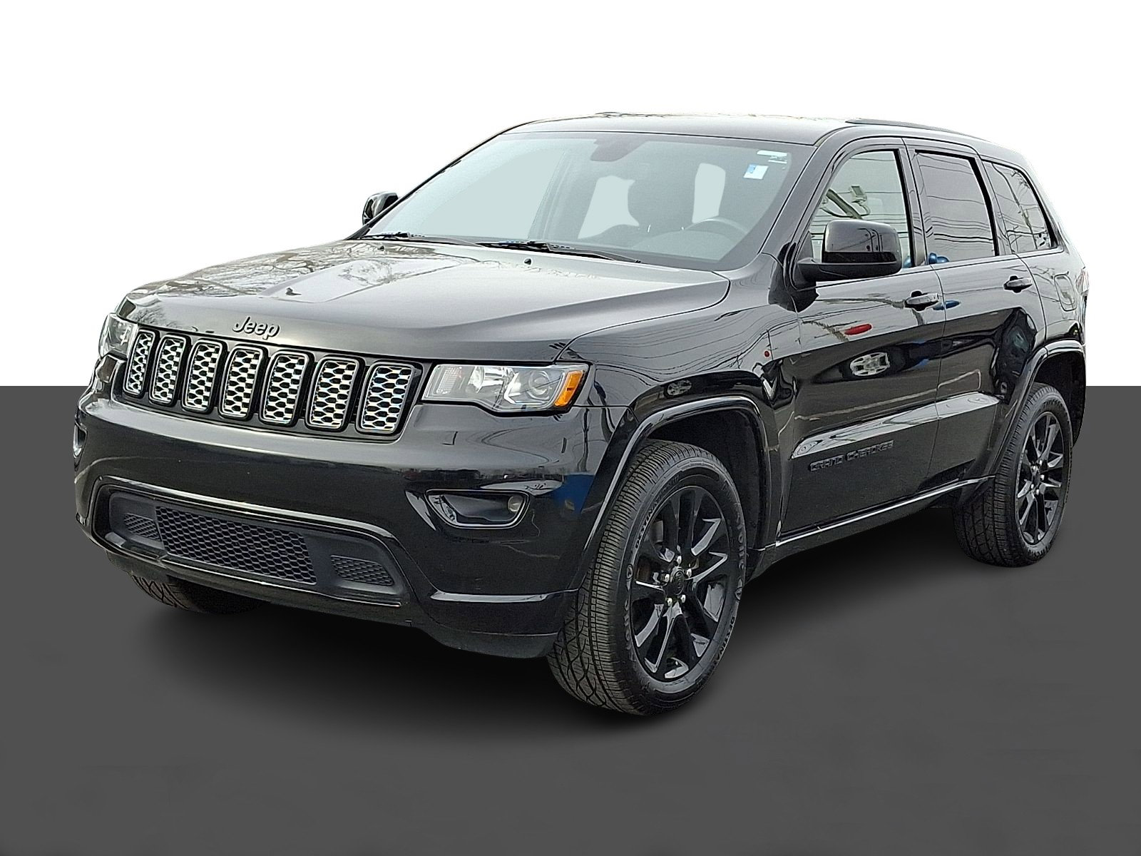 Used 2020 Jeep Grand Cherokee Altitude image 3