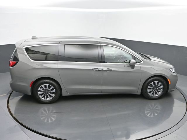 Used 2022 Chrysler Pacifica Touring-L image 43