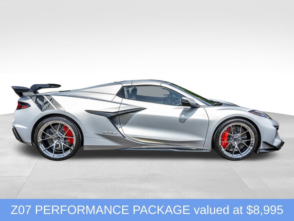 Used 2023 Chevrolet Corvette Z06 w/ Z07 Performance Package RWD image 5