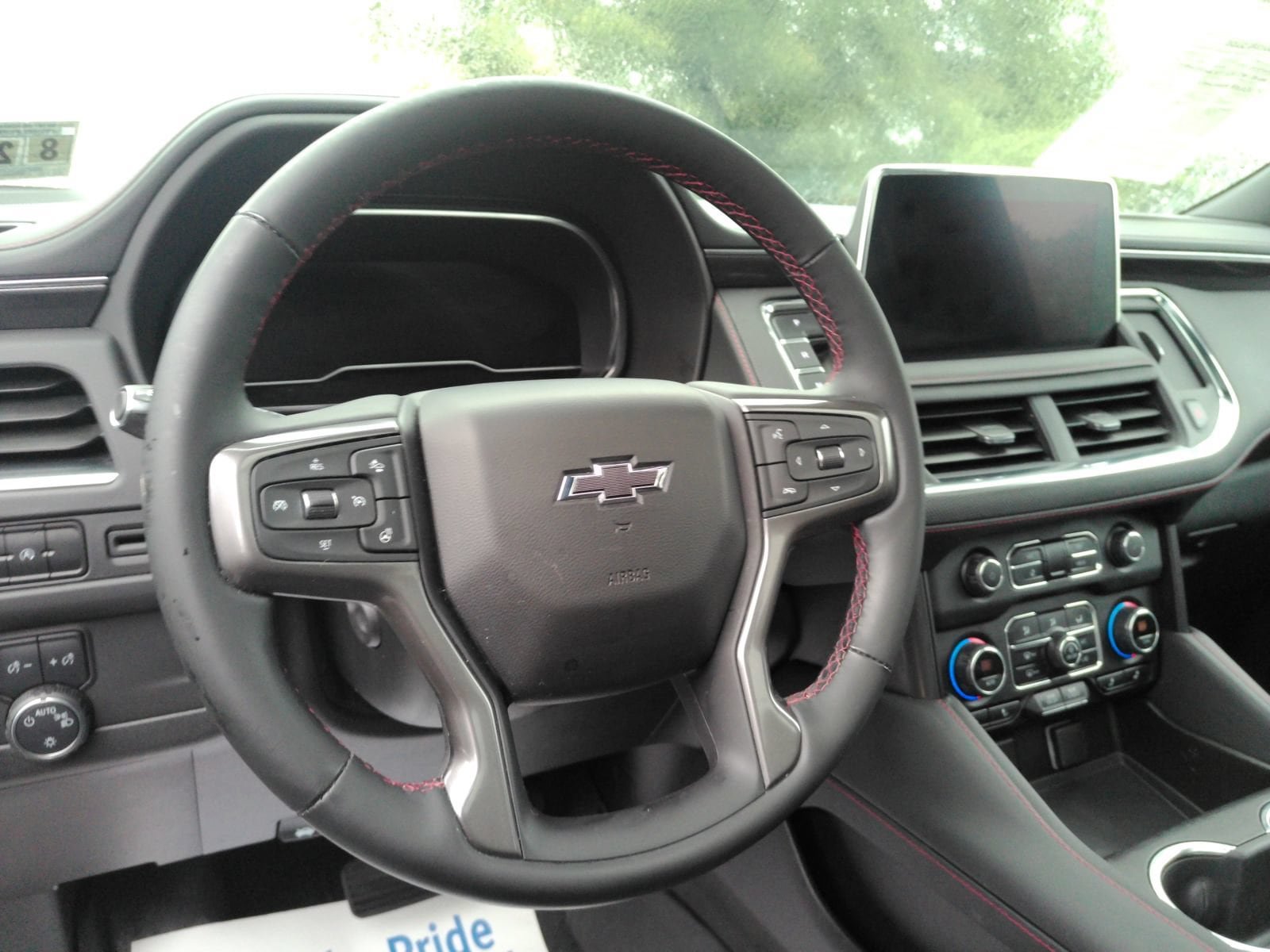 Used 2024 Chevrolet Suburban RST w/ Luxury Package AWD/4WD image 28