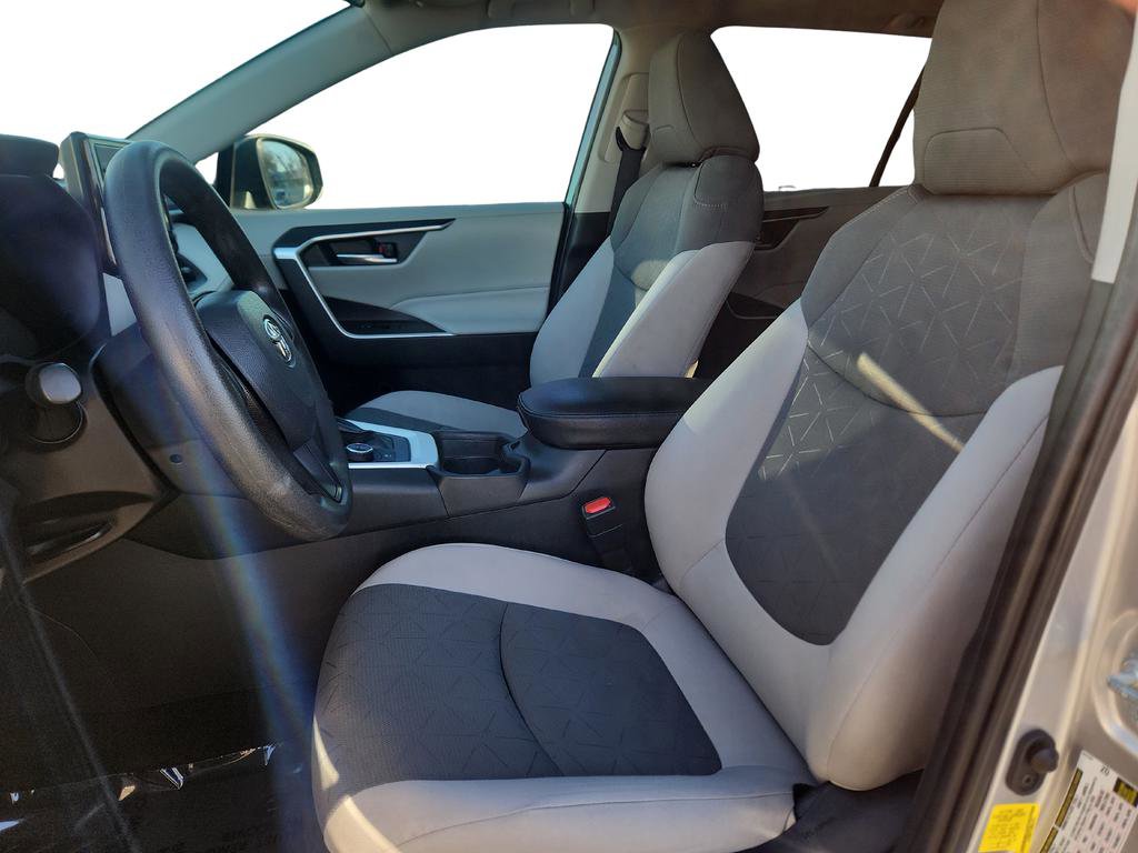 Used 2021 Toyota RAV4 XLE w/ Convenience Package image 23