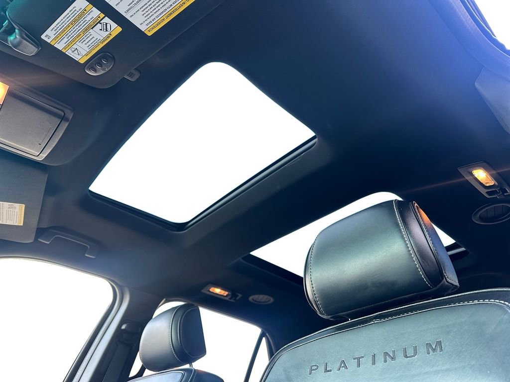 Used 2017 Ford Explorer Platinum image 12