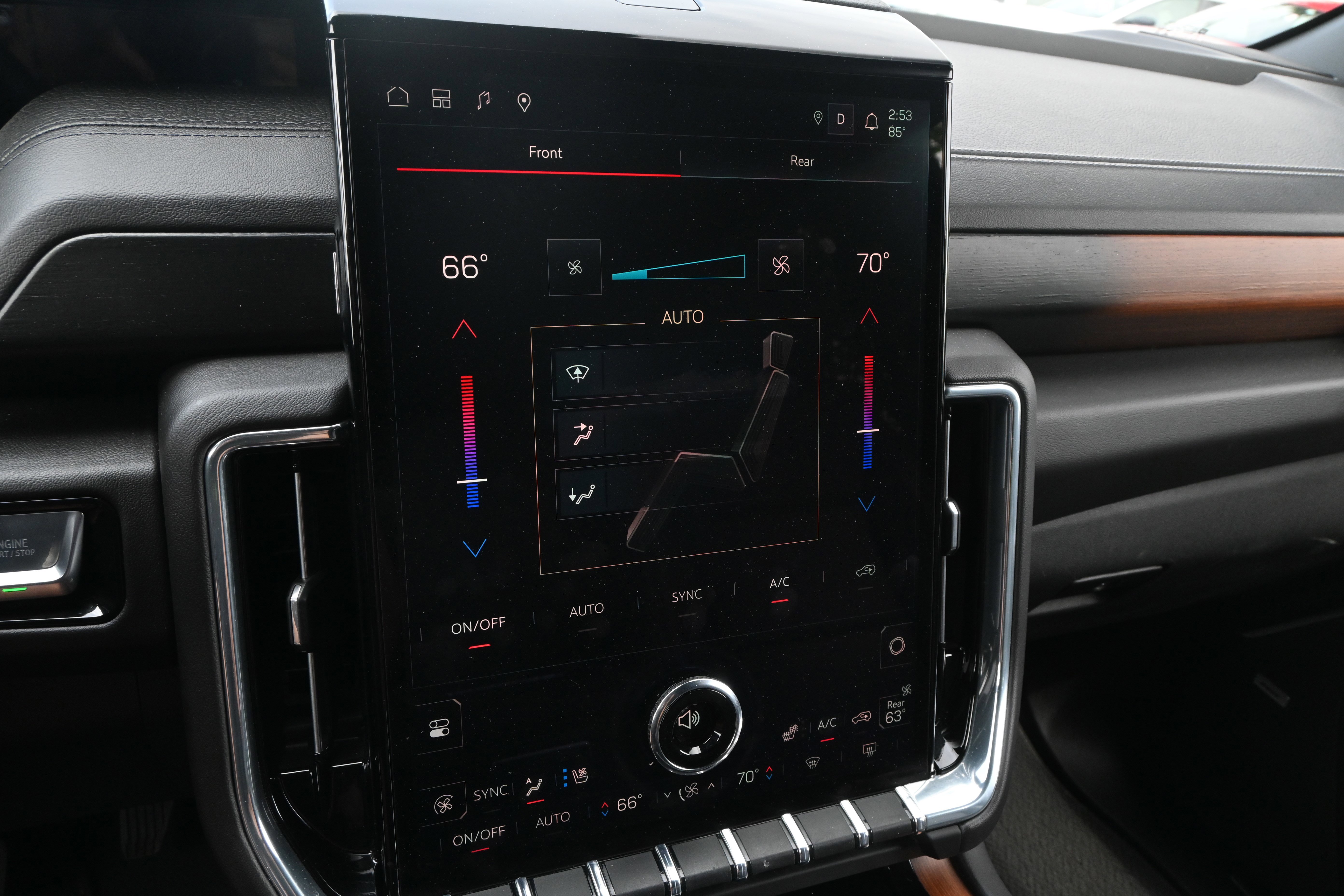 Used 2025 GMC Yukon Denali AWD/4WD image 26