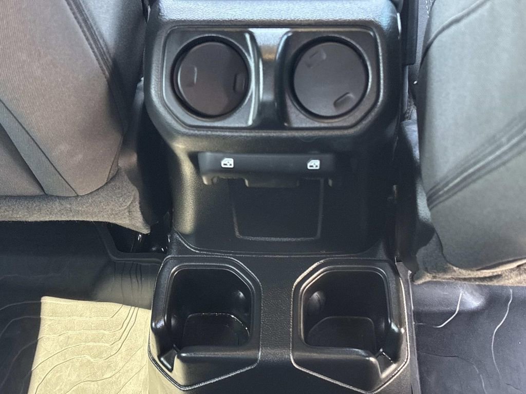 Used 2023 Jeep Gladiator Willys image 13