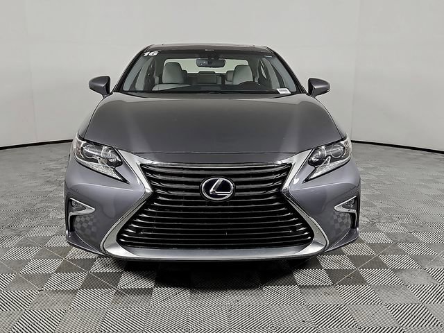 Used 2016 Lexus ES 300h w/ Premium Package w/Wood Trim FWD image 2