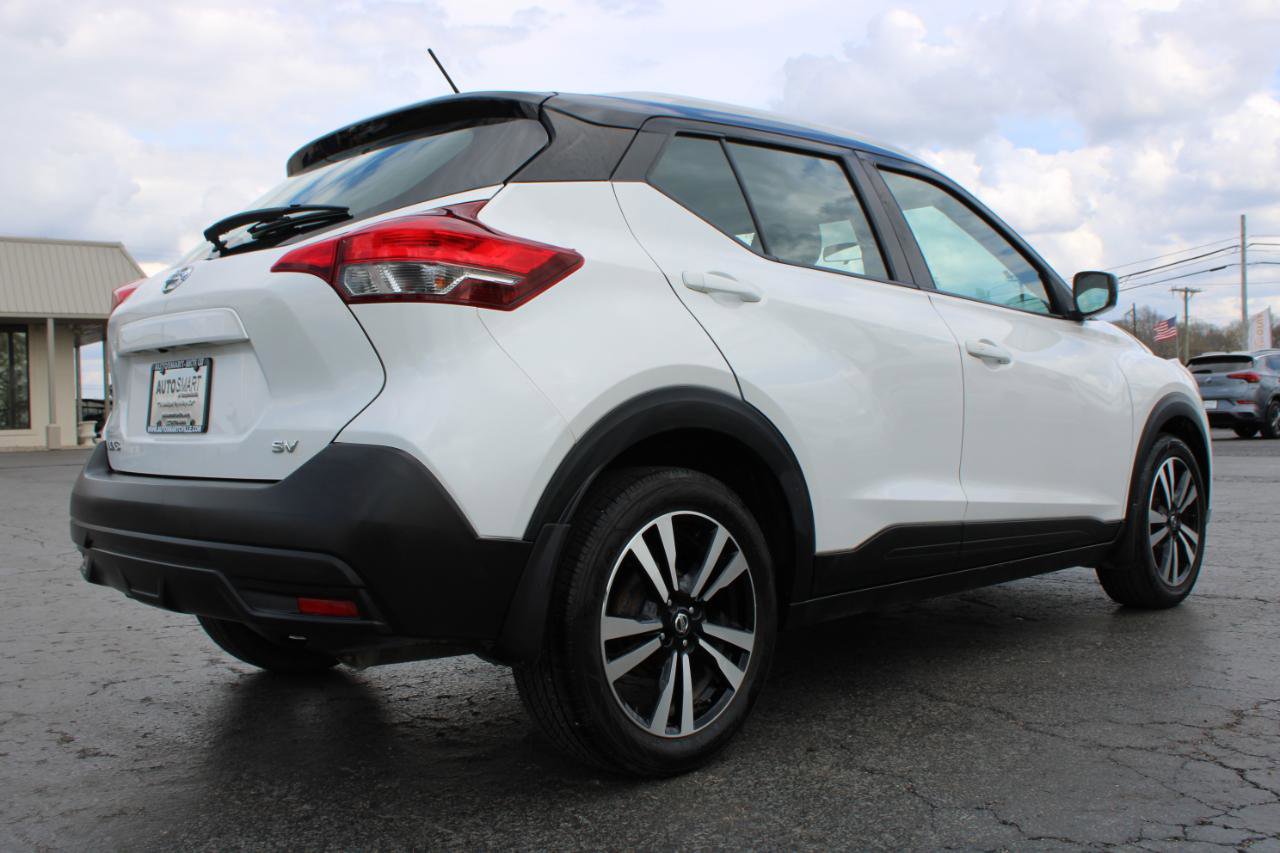 Used 2019 Nissan Kicks SV FWD image 4