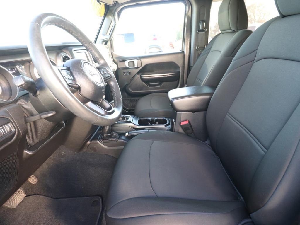 Used 2019 Jeep Wrangler Sport S image 2