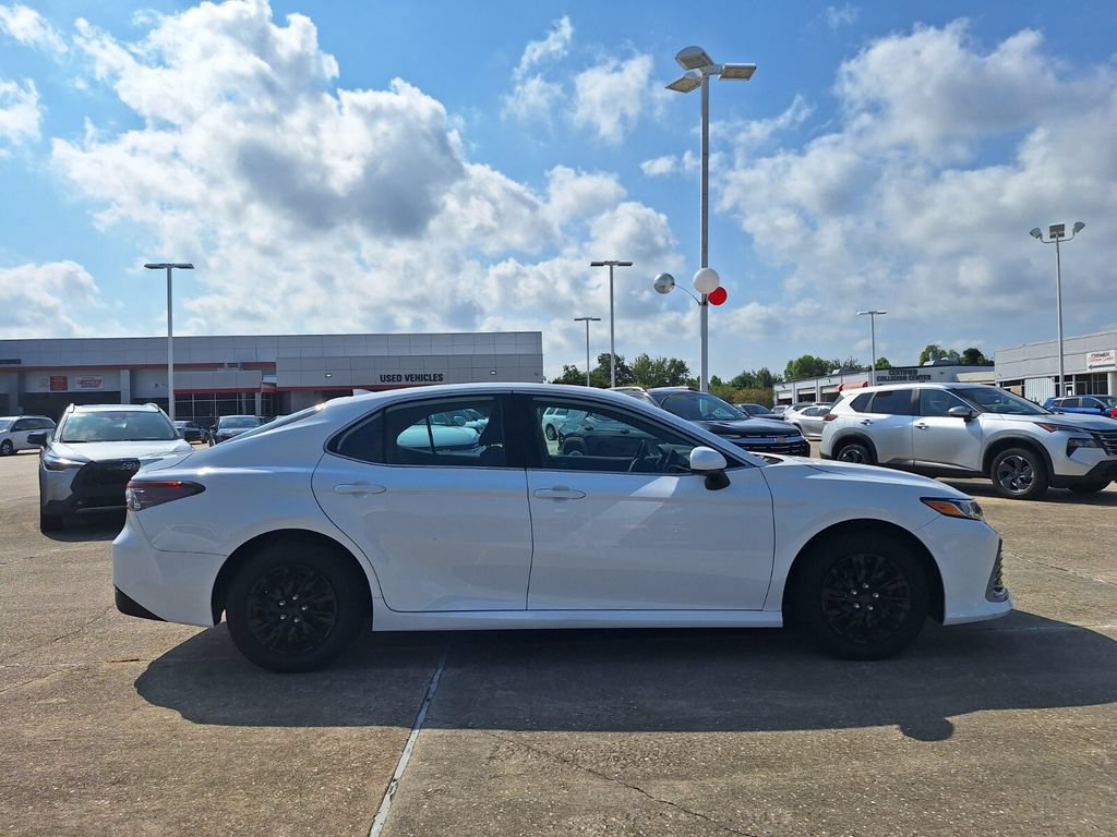 Used 2024 Toyota Camry LE FWD image 4