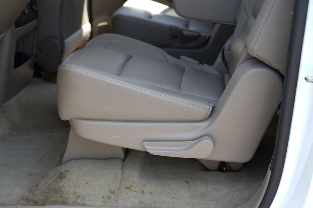 Used 2018 Chevrolet Suburban LT w/ LT Signature Package RWD image 29