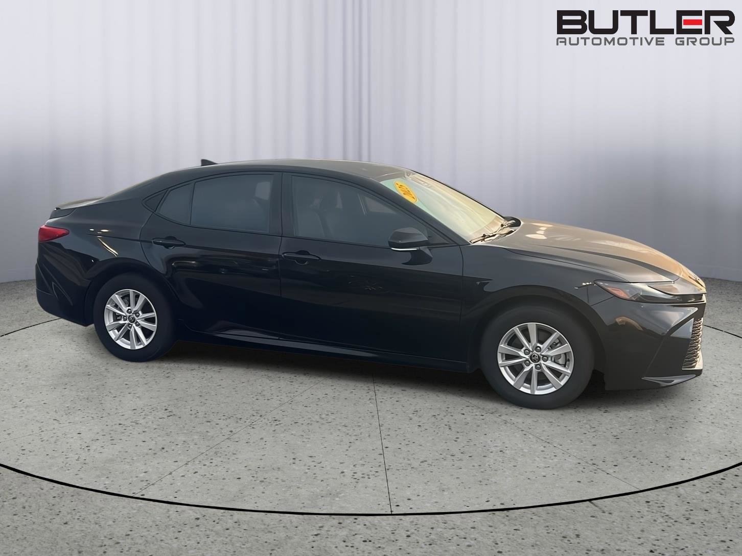 Used 2025 Toyota Camry LE w/ Convenience Package FWD image 7