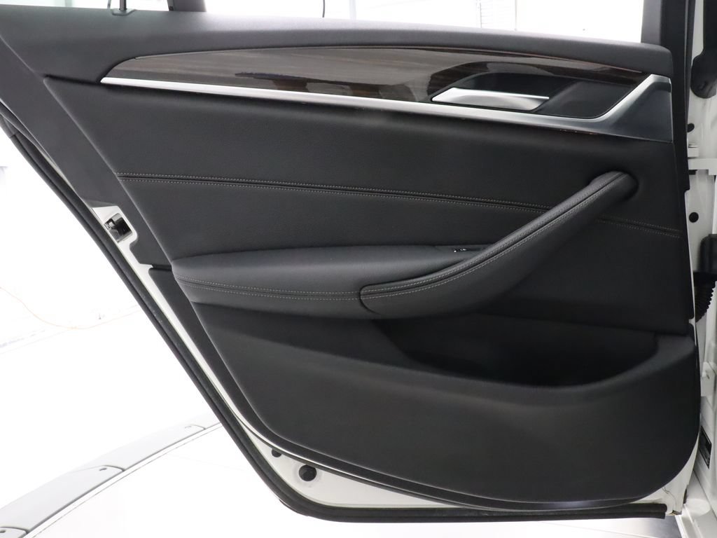 Used 2019 BMW 530i w/ Convenience Package RWD image 39
