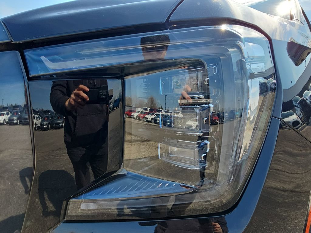 Used 2023 GMC Yukon XL Denali Ultimate image 38