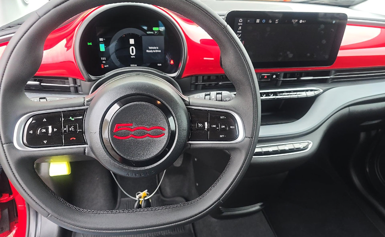 Used 2024 FIAT 500 e (RED) FWD image 6