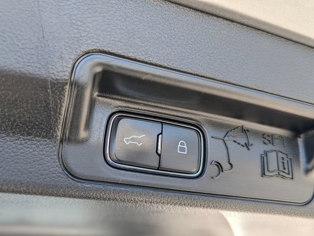 Used 2024 Ford Explorer XLT w/ Equipment Group 202A RWD image 11