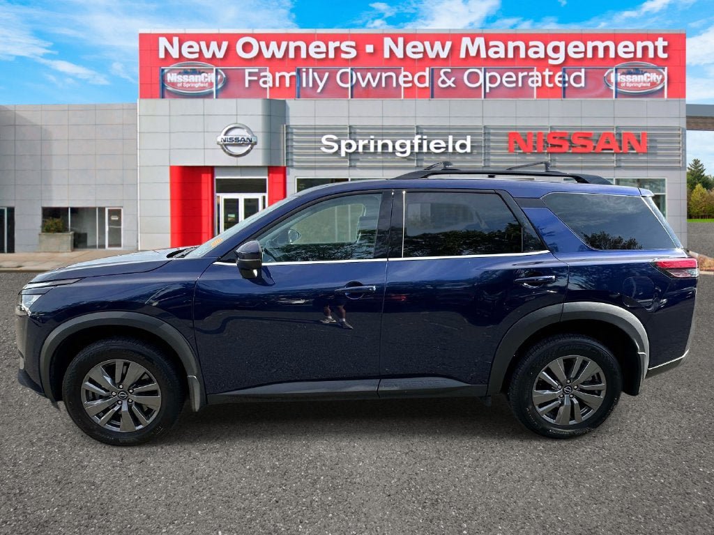 Used 2025 Nissan Pathfinder SV AWD/4WD image 6
