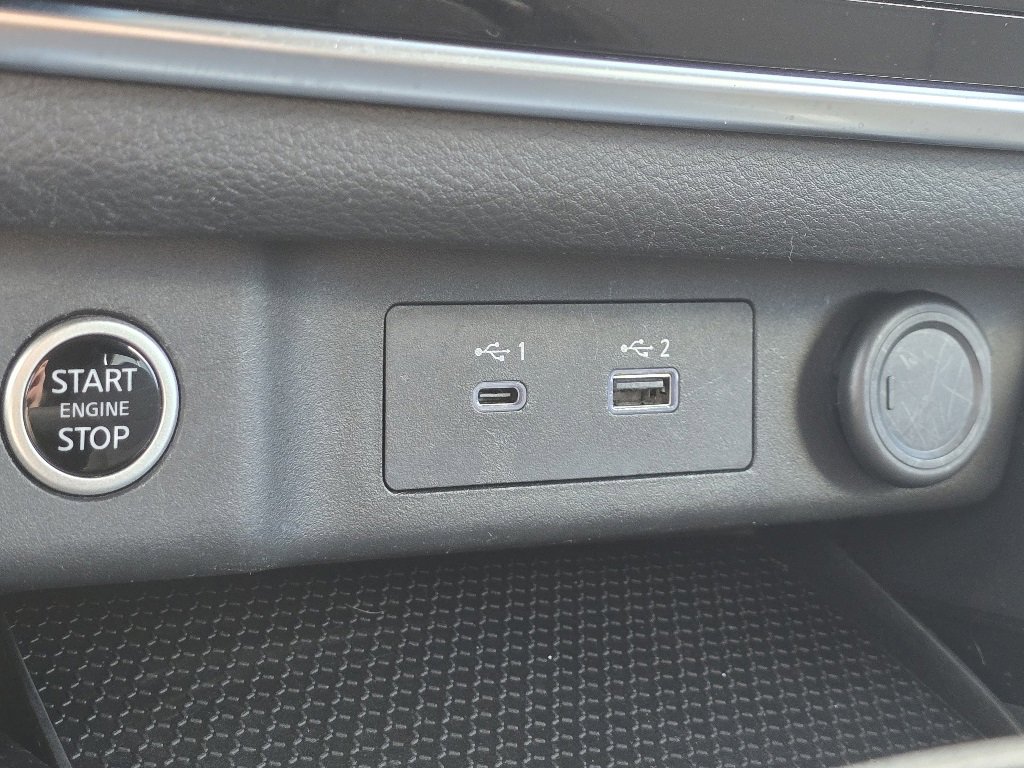 Used 2023 Nissan Rogue S image 18